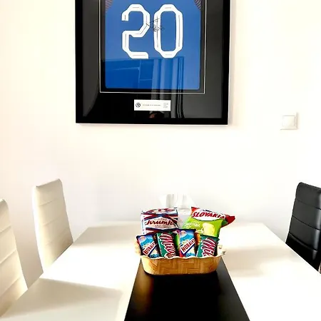 Big 3 Separate Rooms Convenient City Haven ! Bratislava Exterior photo